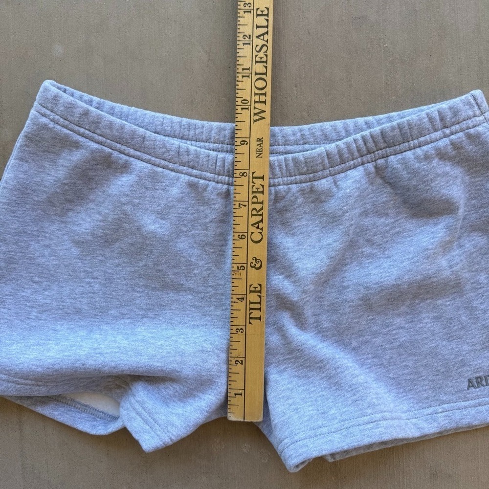 Aritzia Sweatfleece Cozy Boyfriend Shorts Heather Gray Women's Size Small NWT - Picture 7 of 8